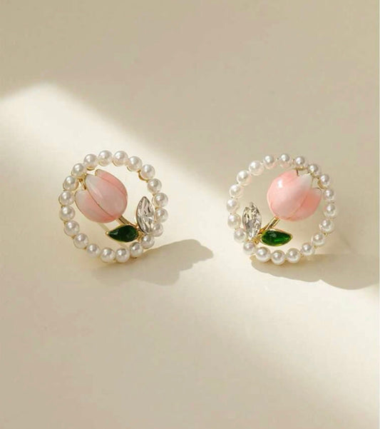Pearl and oil drop tulip 🌷 stud earrings