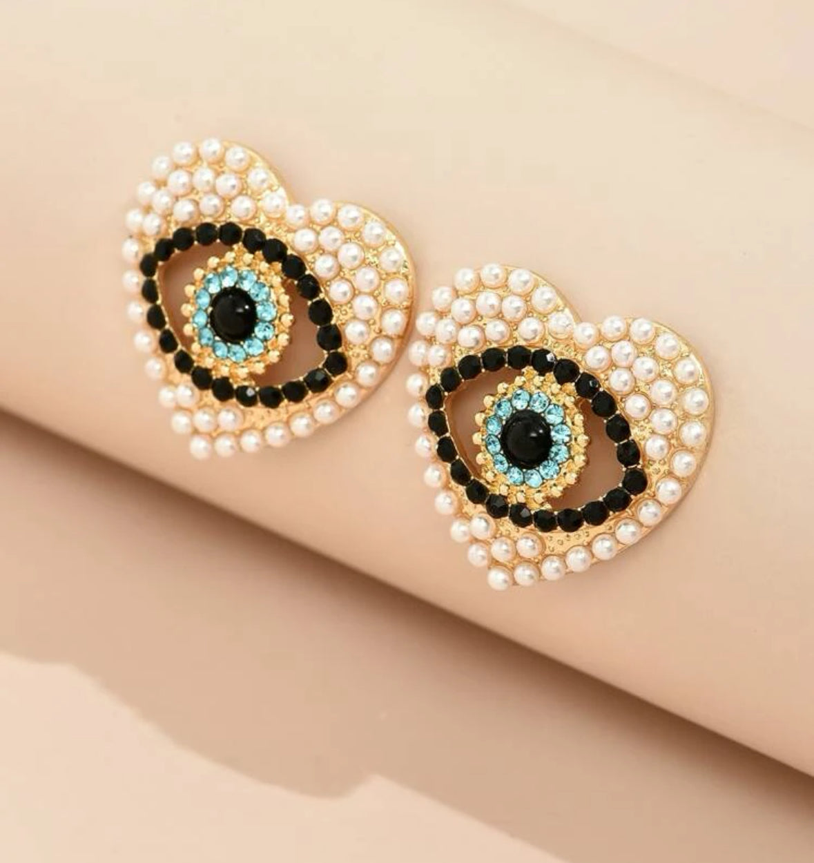 Evil eye 🧿 heart shape stud earrings