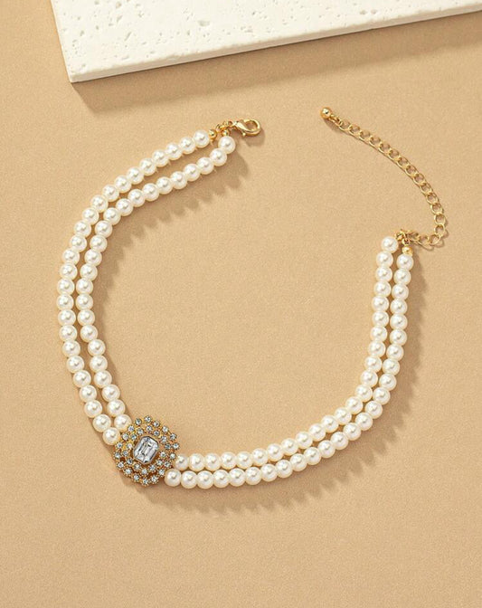 Rhinestone & beautiful Pearl Decor Choker