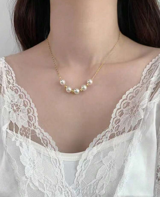 A French Style Romantic Stainless Steel Necklace.