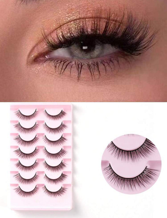 Beautiful volume false lashes.