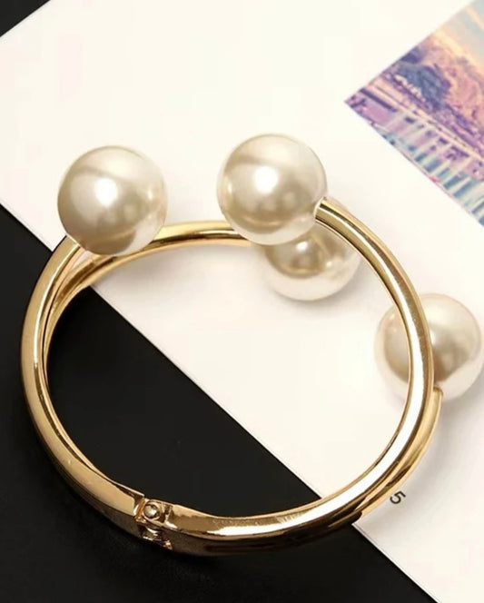 Unique Design Pearl Elegant Cuff Bracelet