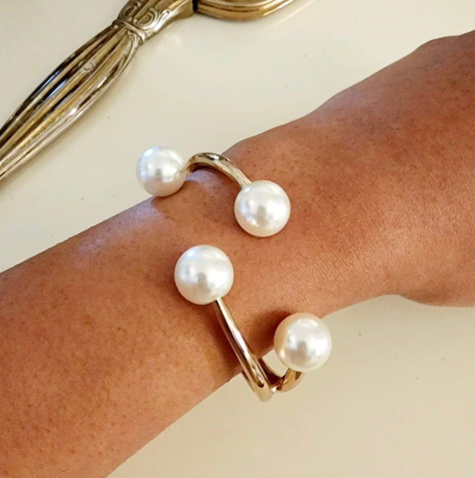 Unique Design Pearl Elegant Cuff Bracelet
