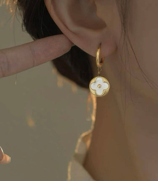 Clover Earring, Four leaf Clover Earring, Minimalist Earring.