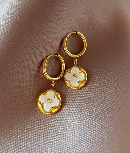 Clover Earring, Four leaf Clover Earring, Minimalist Earring.