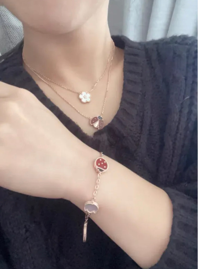 High-quality Popular Luxury Brand Jewelry.