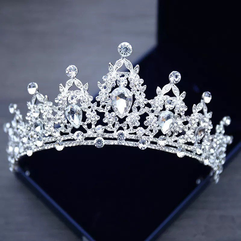 Beautiful Bridal Crown with lovely design – sonyshabeauty display picture 1