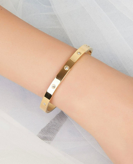 Gold plated round bangle