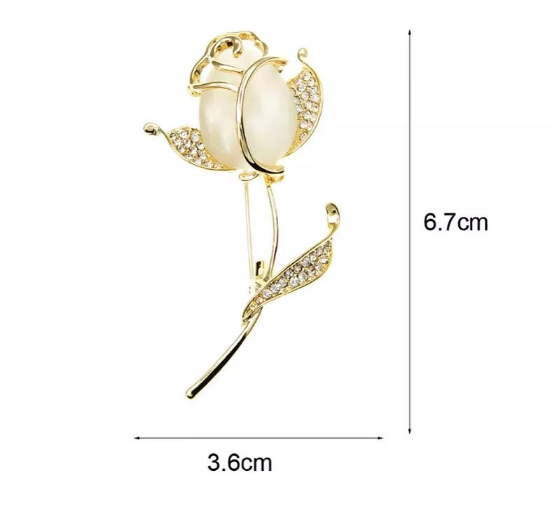 🌷 Tulip 💐 opal brooch pin.