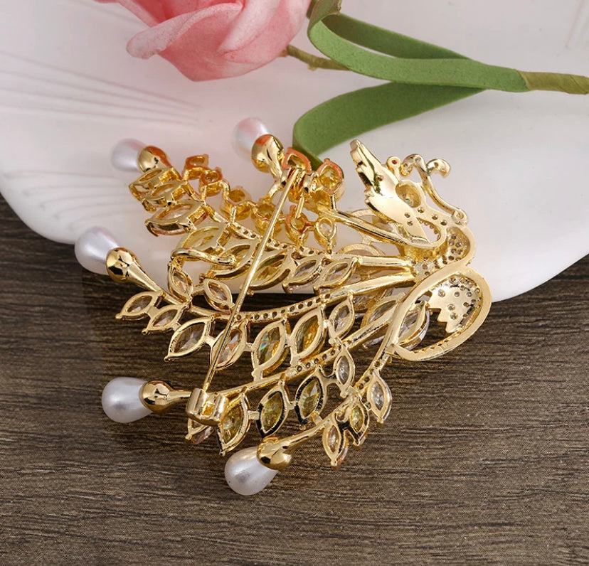 Brand Exquisite Cubic Zirconia Luxury Peacock Brooch Jewelry.