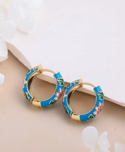 Gold hoop flower 🌸 earrings