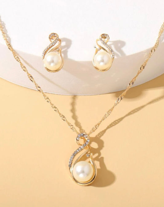 Forever best pearl earring and necklace set.