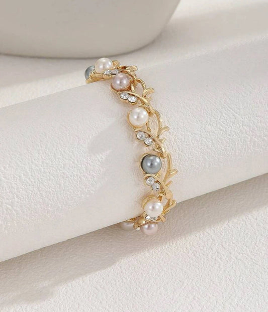 Beautiful pearl decor bracelet