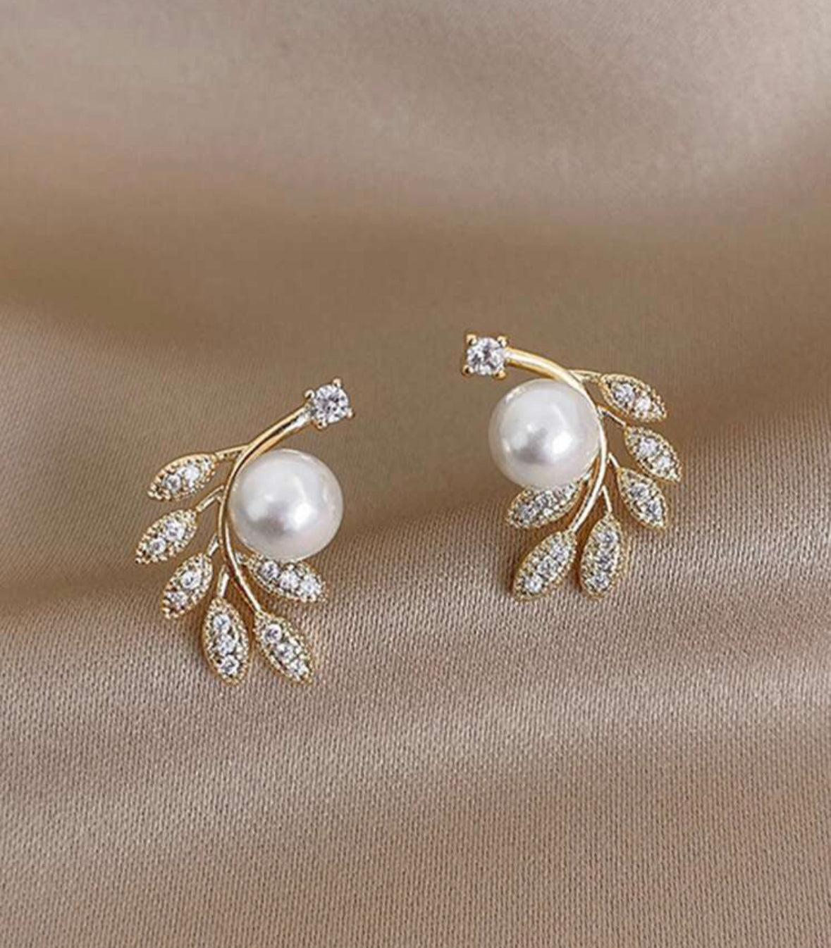 Elegant Pearl Stud Earrings