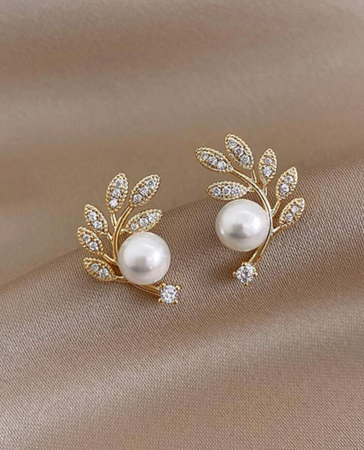 Elegant Pearl Stud Earrings