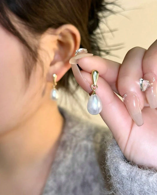 Elegant design pearl drop earrings