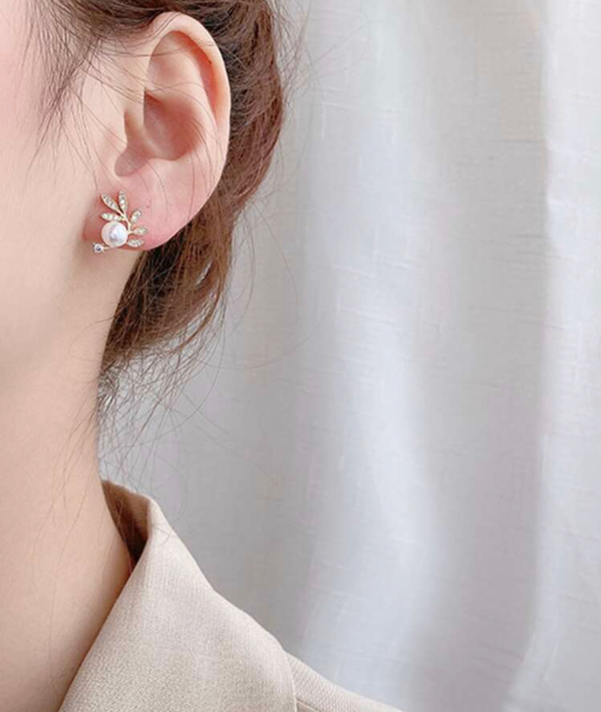 Elegant Pearl Stud Earrings