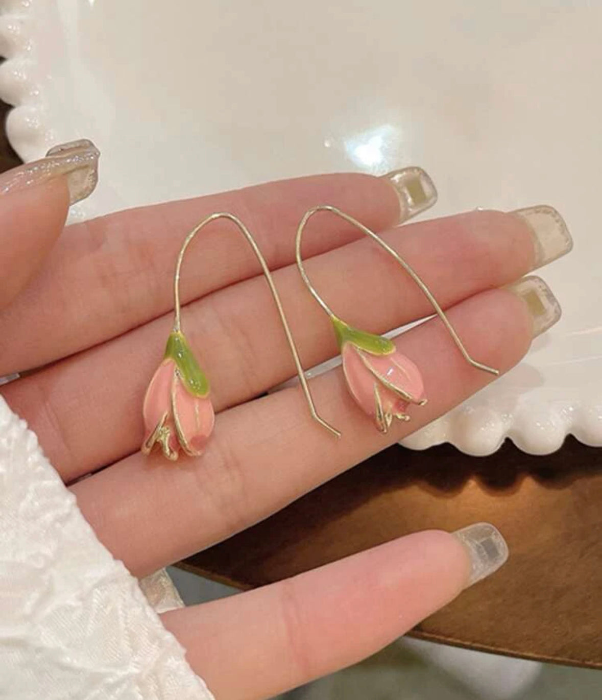 Beautiful tulip 🌷 flower 🌸 hoop earrings