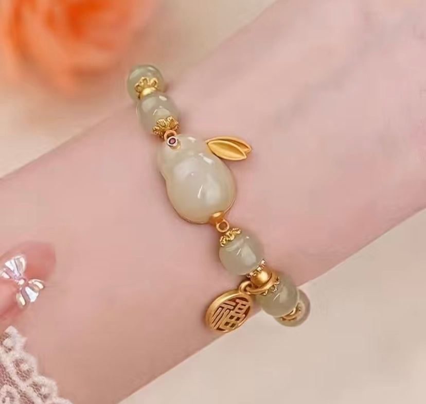 Natural jade white rabbit bracelet