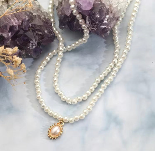 Gorgeous freshwater pearl necklace