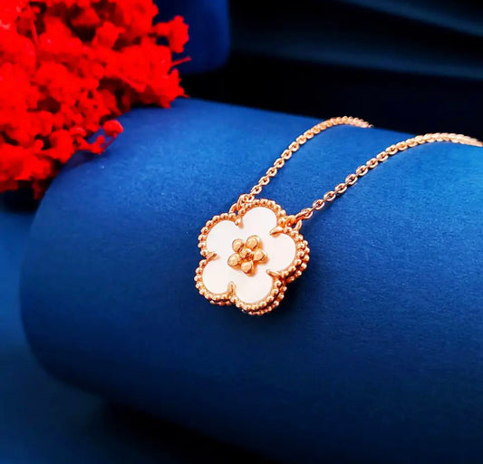 High-quality Popular Luxury Brand Jewelry Lady Sweet Lucky Shell Flowers Spring Plum Blossom Necklace For Women Gift