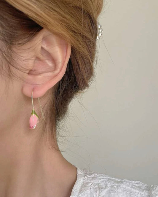 Beautiful tulip 🌷 flower 🌸 hoop earrings