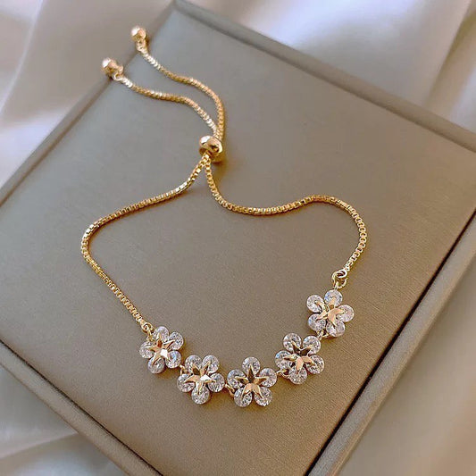 Fashion trendy jewelry Crystal Charm Lucky flower
