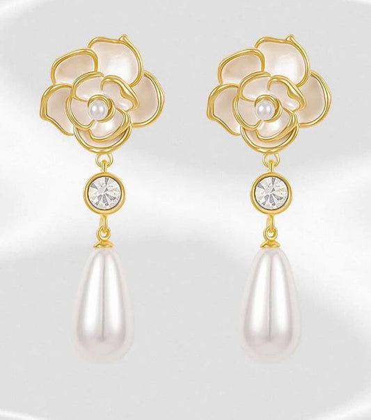Beautiful flower pearl drop earrings