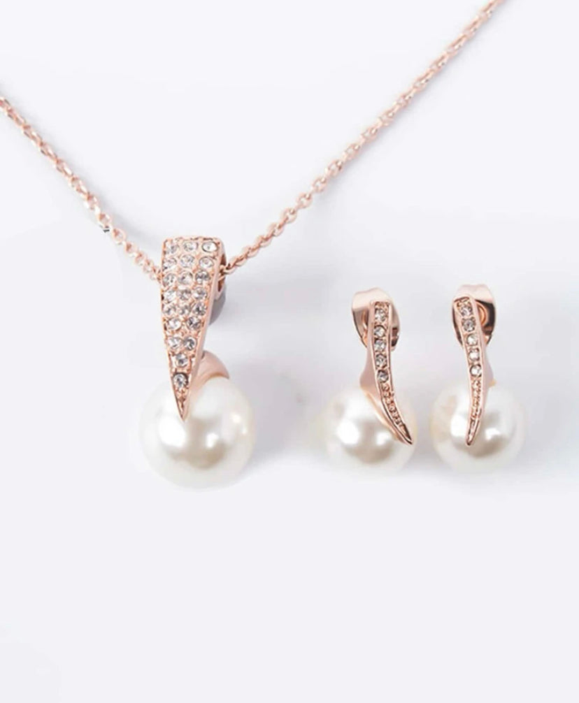 Real pearl with crystal earrings and necklace set