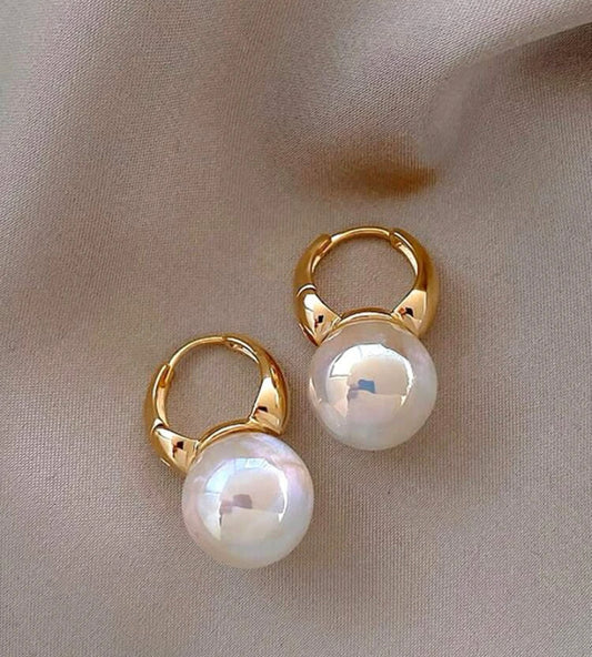 925 Sterling Silver French Vintage Shell Pearls Vermeil Dangle Earrings.