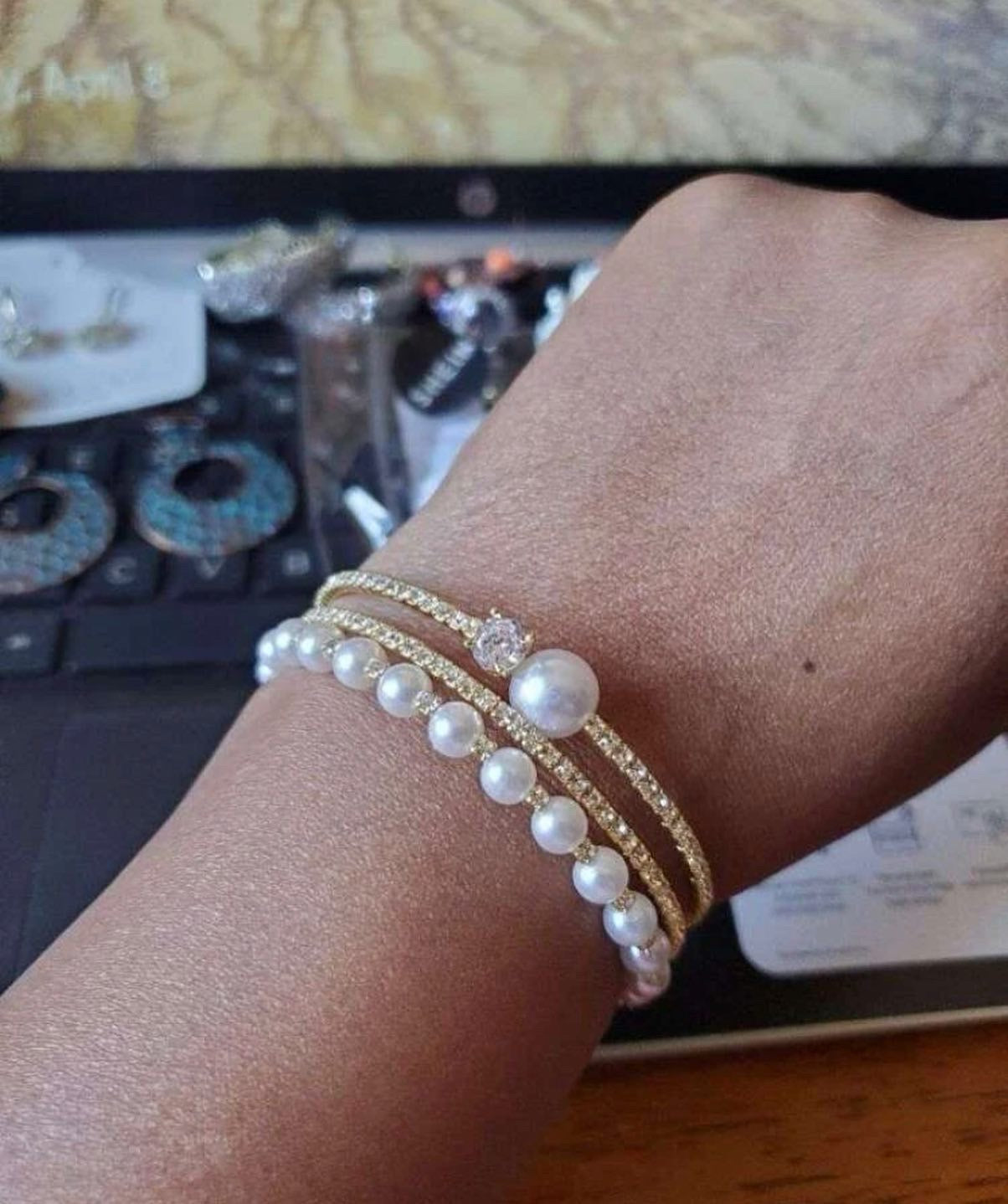 Absolutely beautiful pearl freshwater bracelet.