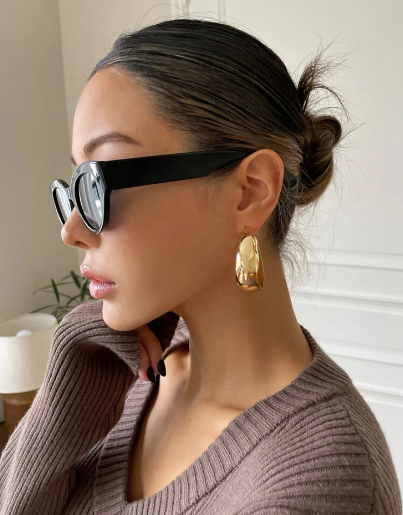Minimalist hoop design earrings