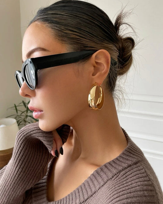 Minimalist hoop design earrings